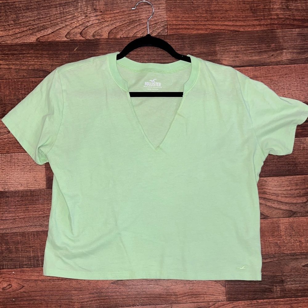 Hollister Women's Mint Green V-Neck Tee medium